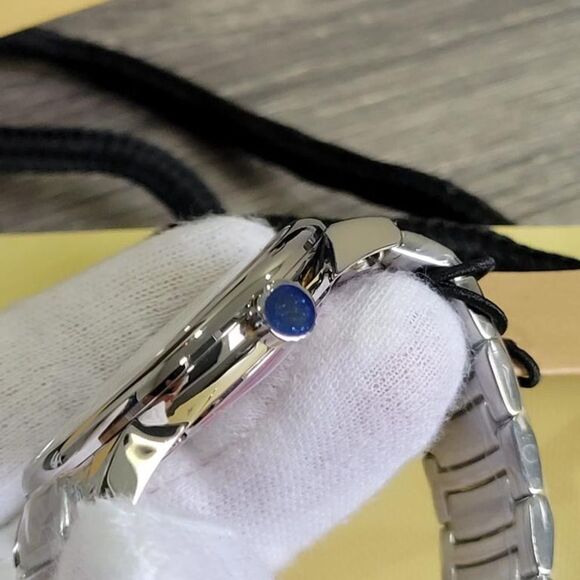 NIB White Burberry Watch in Stainless Steel - Picture 5 of 8